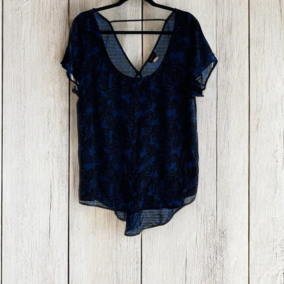 Torrid Floral Blouse - Size 0X - Picture 7 of 9